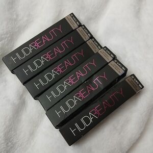 Huda Beauty The Overachiever Concealer